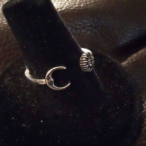 ❤️3/$10❤️NIP - Silver Tone Hollow Style New Design Ring - OS - Picture 4 of 7